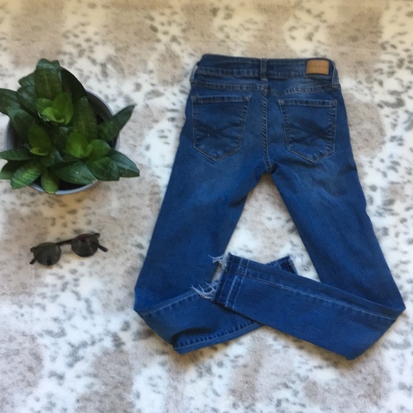 Distressed jeans - Picture 3 of 4